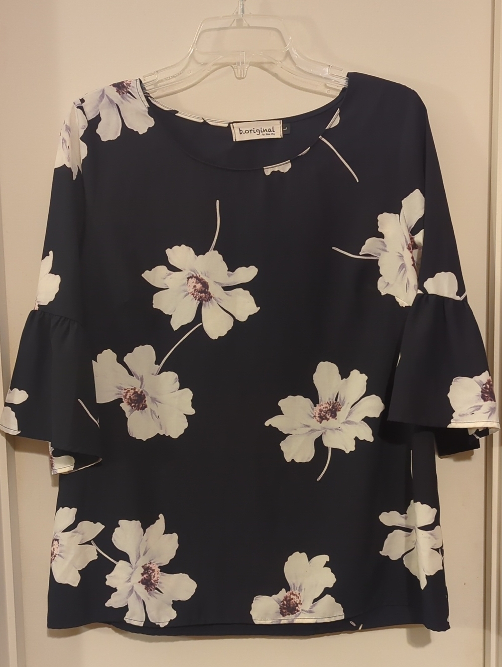 B.Original Black Floral Ruffle-Sleeve Blouse
